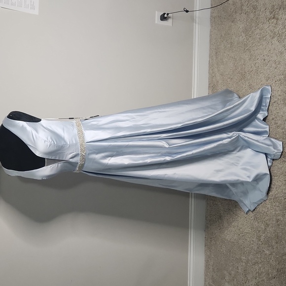 Miaoduo V-Neck Wedding Gown | Size Approx. Large - Picture 5 of 7